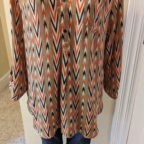 Bird Cage from Francesca's tan, orange, cream and black chevron top size L - Picture 5 of 8